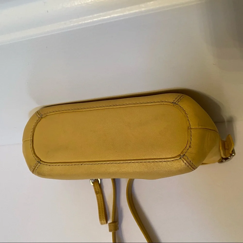 COACH BAG WRISTLET TAN BUTTER LEATHER ZIP TOP BROWN SIGNATURE C LINING